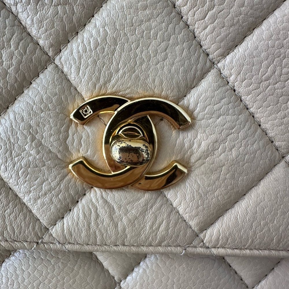 Chanel Caviar Vintage Tote Bag with Double chain straps - Picture 6 of 17